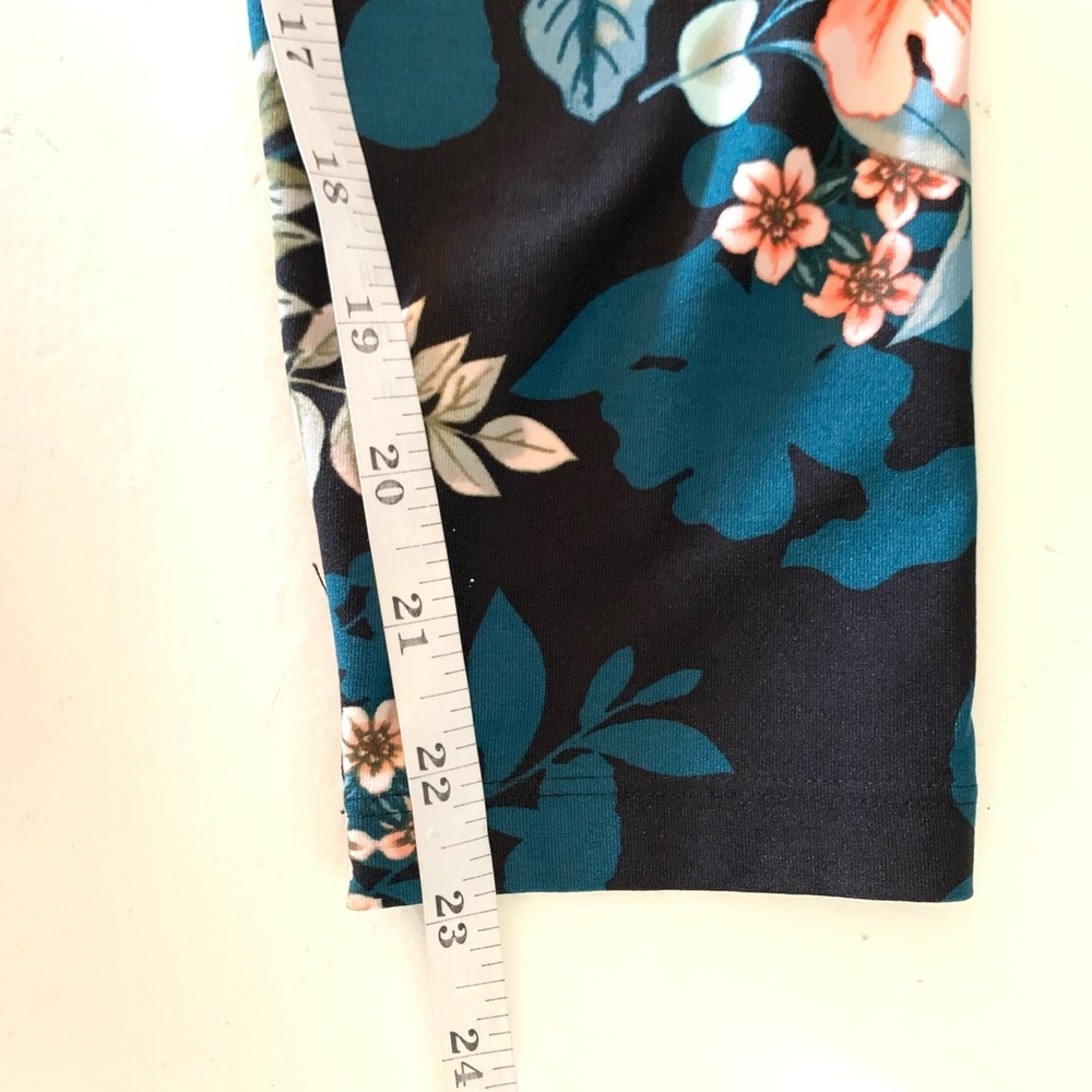 Calvin Klein Performance Womens Capri Leggings Large Floral High Rise Stretch - Picture 13 of 13